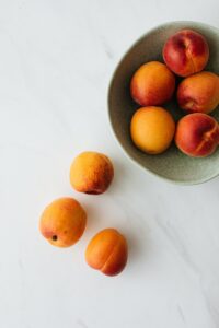 bowl of peaches